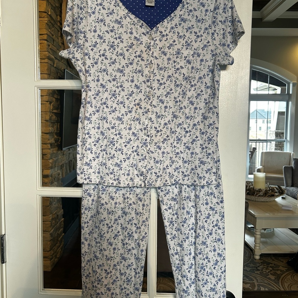 Karen Neuburger Encore two piece pajamas, Size Medium, color: white/blue - Picture 3 of 7
